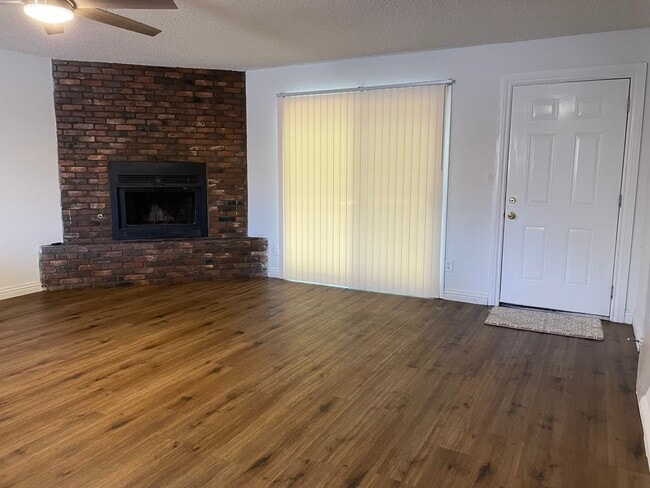Living Room/Fireplace - 1619 N Avalon Blvd