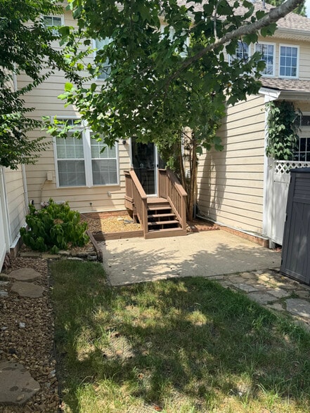 Building Photo - 7720 Porter House Dr