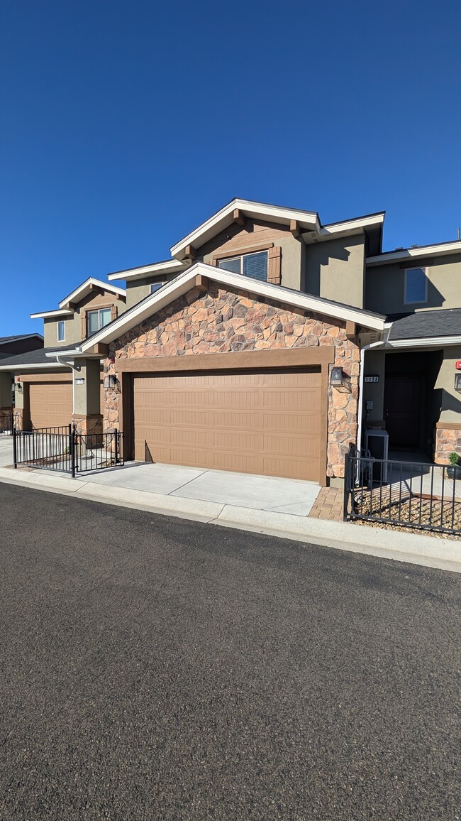 Building Photo - 1156 Montevideo Cir