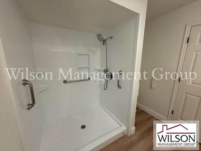 Building Photo - 2535 S Glen Eagles Dr