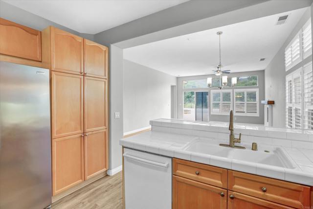 Building Photo - 2318 Fallbrook Pl