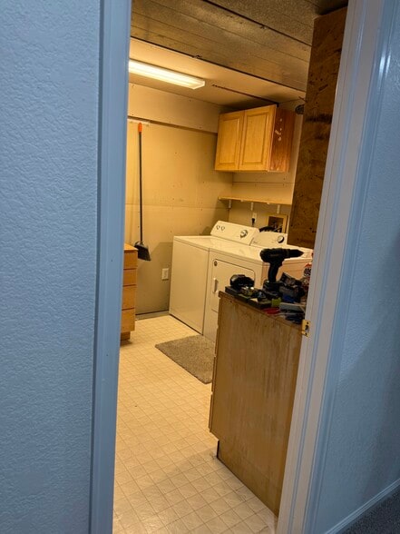 Building Photo - 2570 Paintbrush Ln