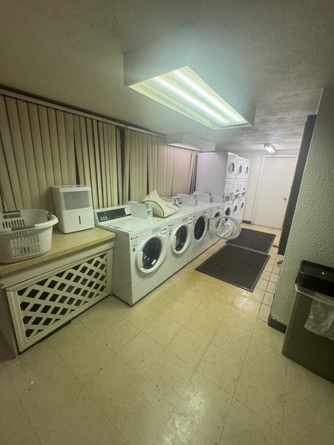 Building Photo - 3901 Tunlaw Rd NW