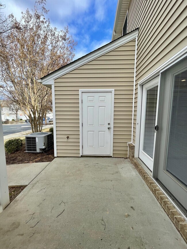 Building Photo - 211 Portico Street