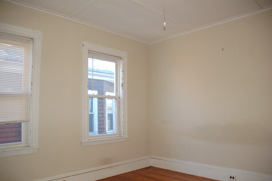 Building Photo - 81 Bristol Rd