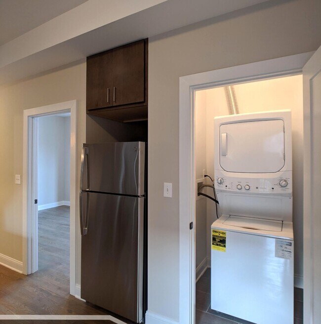 Building Photo - 3401 W Fullerton Ave