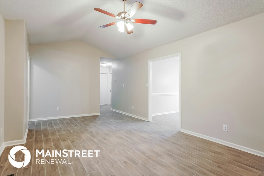 Building Photo - 241 Sommerset Dr