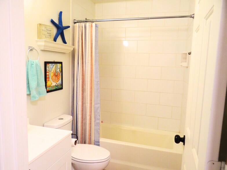 Front bathroom - 8941 E 24th Ln