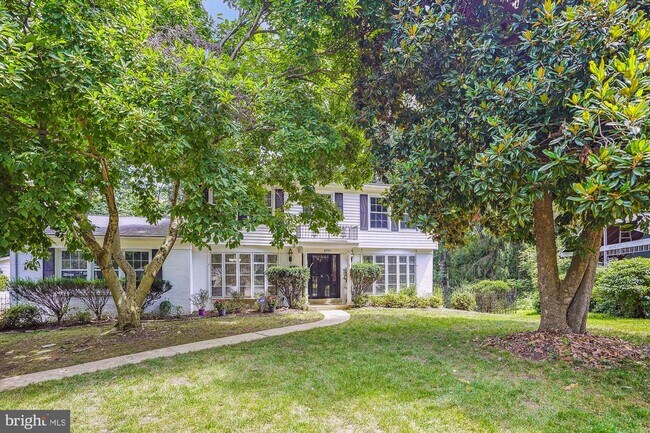 Building Photo - 8501 Canterbury Dr