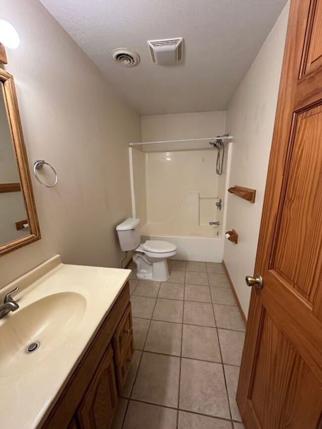 Building Photo - 4 Bedroom Single Family Home - Pequot Lakes