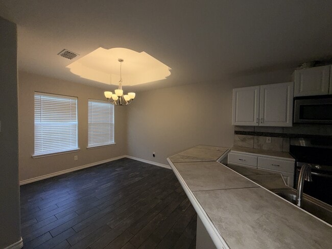 Building Photo - 103 S 4th St