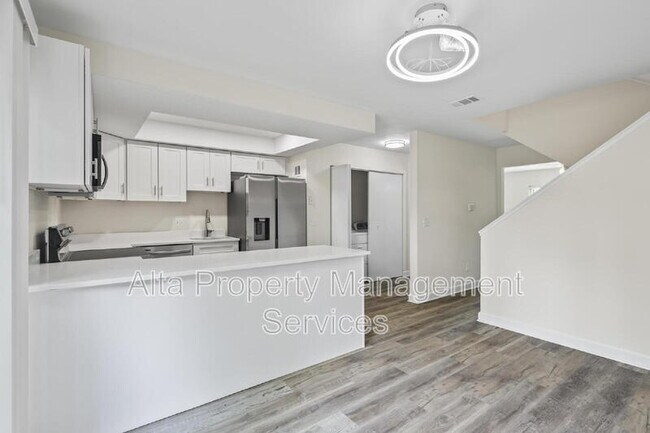 Building Photo - 1848 Willowood Dr