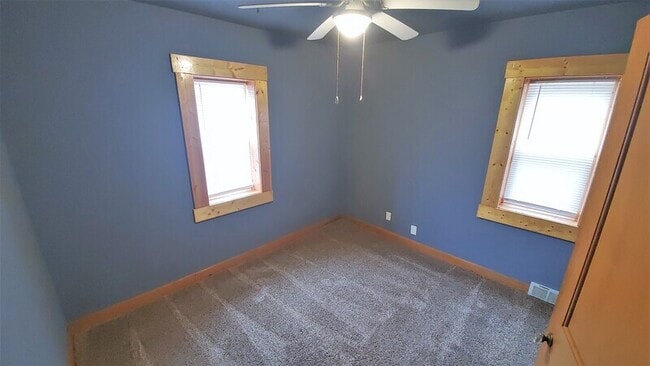 Building Photo - 1679 29th St NE