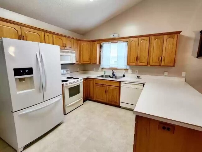 Building Photo - 1301 Sierra Dr