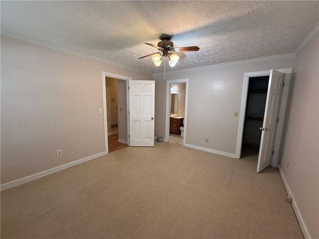Building Photo - 3209 Henderson Walk