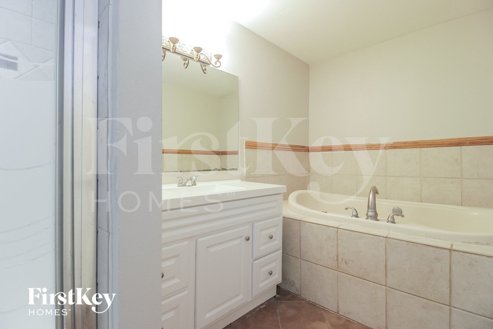 Building Photo - 510 Iris Rd