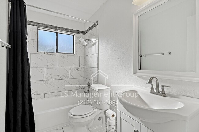 Building Photo - 403 Rene Levy