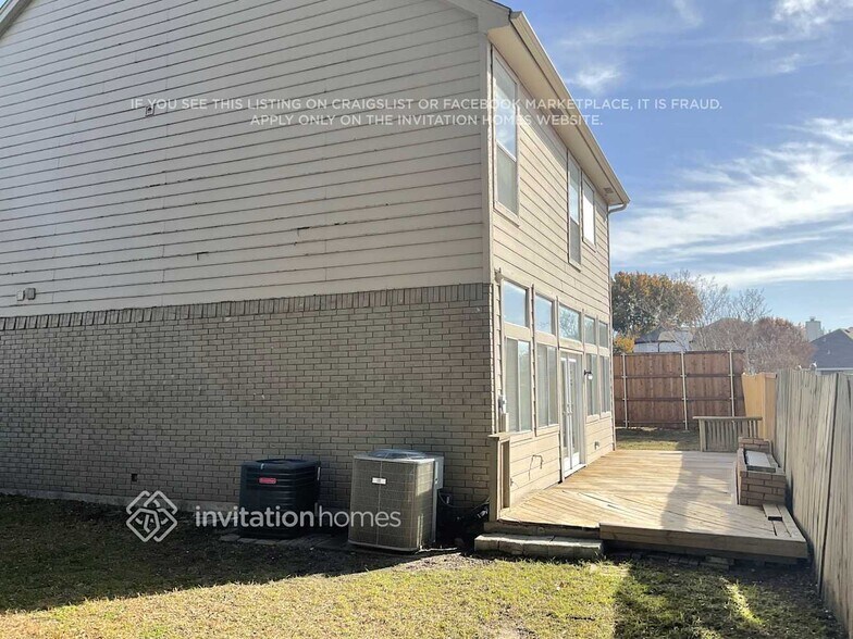 Building Photo - 3823 Branch Hollow Cir