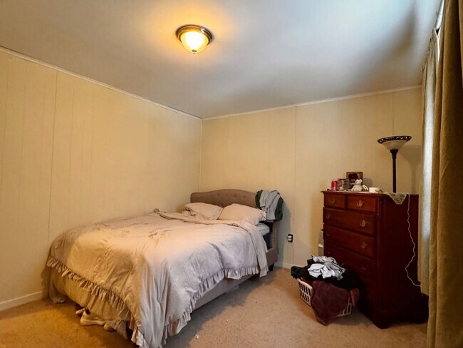 Building Photo - 800 Castalia St