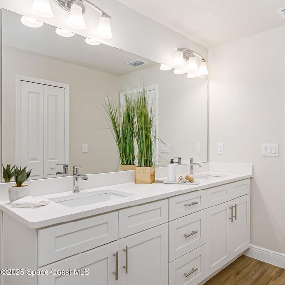 Building Photo - 177 Hidden Woods Pl