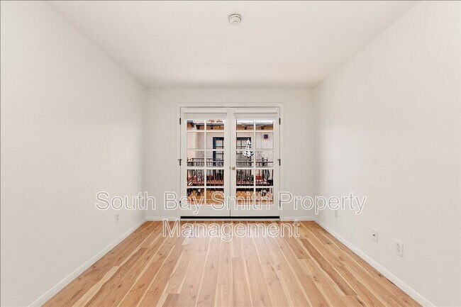 Building Photo - 227 S Irena Ave