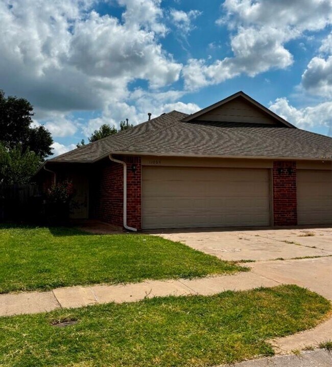 Building Photo - 11004 SW 5th St