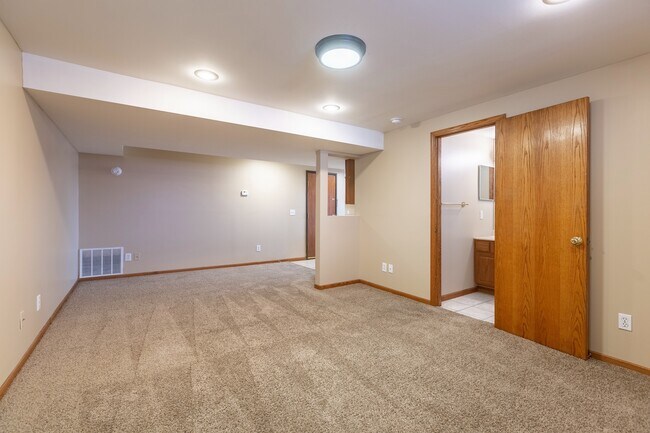 Floorplan - Square 131 - 8 Plex