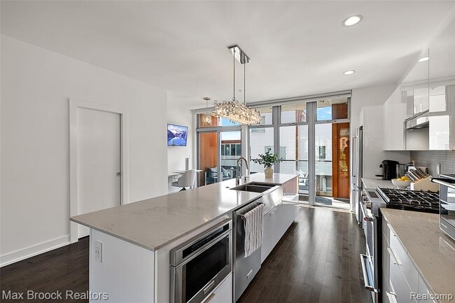 Building Photo - 284 Alfred St