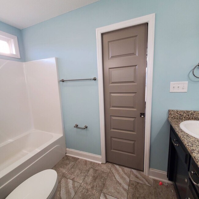 Building Photo - Charming Single-Story Haven in Carlton Ridge: Your Ideal Georgia Rental Home