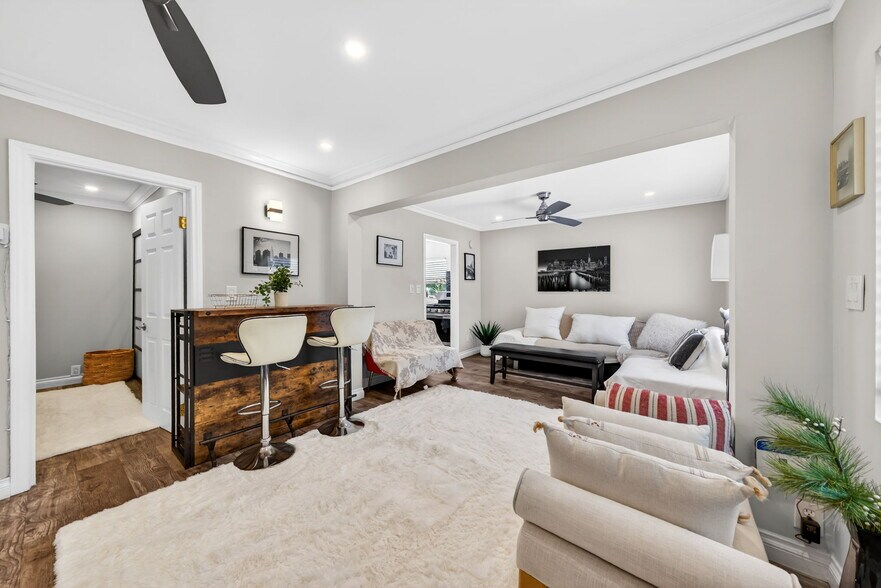 Building Photo - 1200 Tamarind Ave