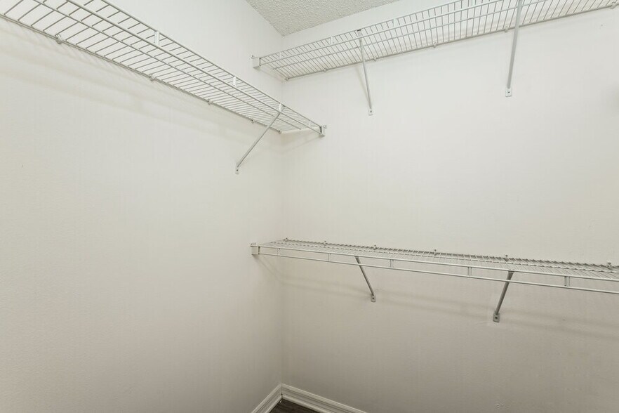 Building Photo - 1037 Galvin Ave