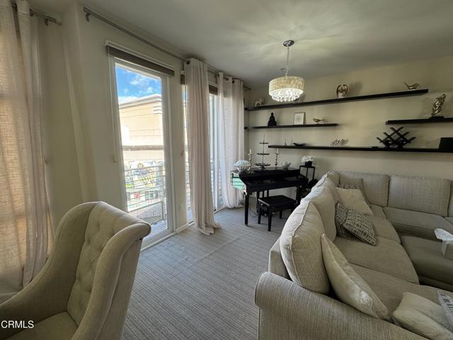 Building Photo - 250 N 1st St