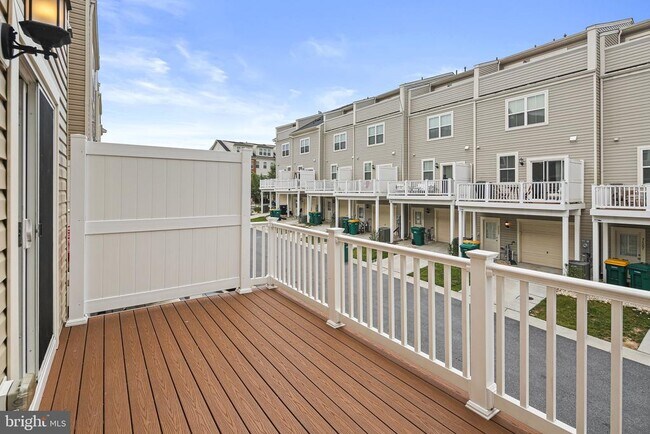 Building Photo - 7126 Tilbury Way
