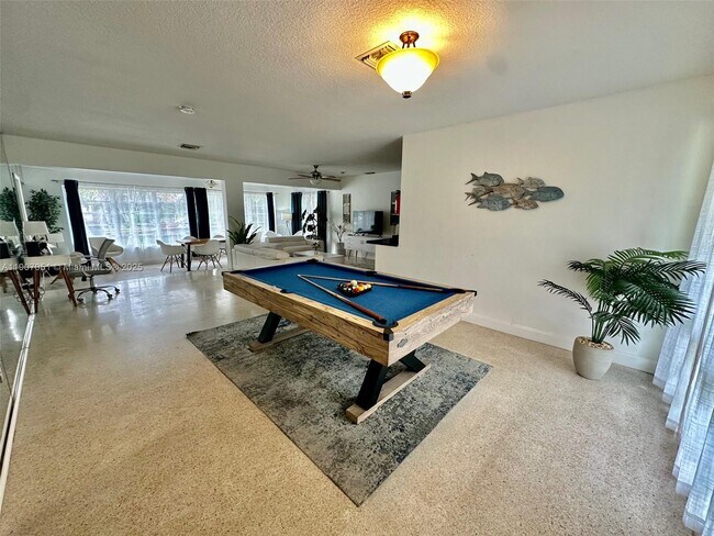 Building Photo - 2901 NW 9th Terrace