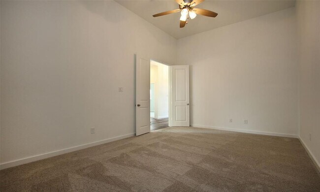 Building Photo - 23715 Fernbriar St
