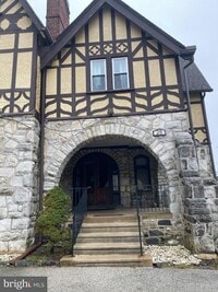 Building Photo - 25 Montrose Ave