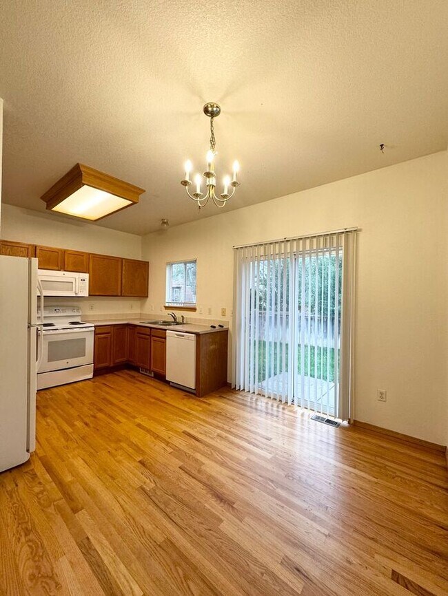Building Photo - Charming 3 Bed/2 Bath Home with Attached 2 Car Garage in Mariana Butte