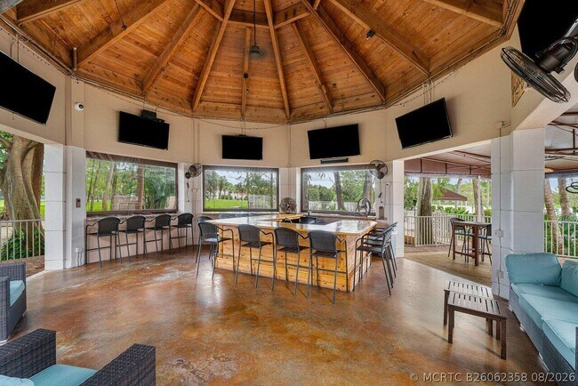 Building Photo - 10881 La Salinas Cir