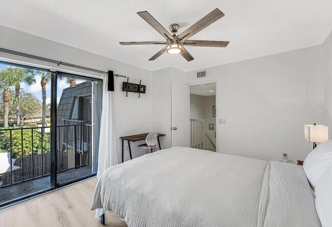 Building Photo - 2439 24th Way