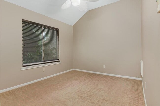Building Photo - 3435 Beech Point Dr
