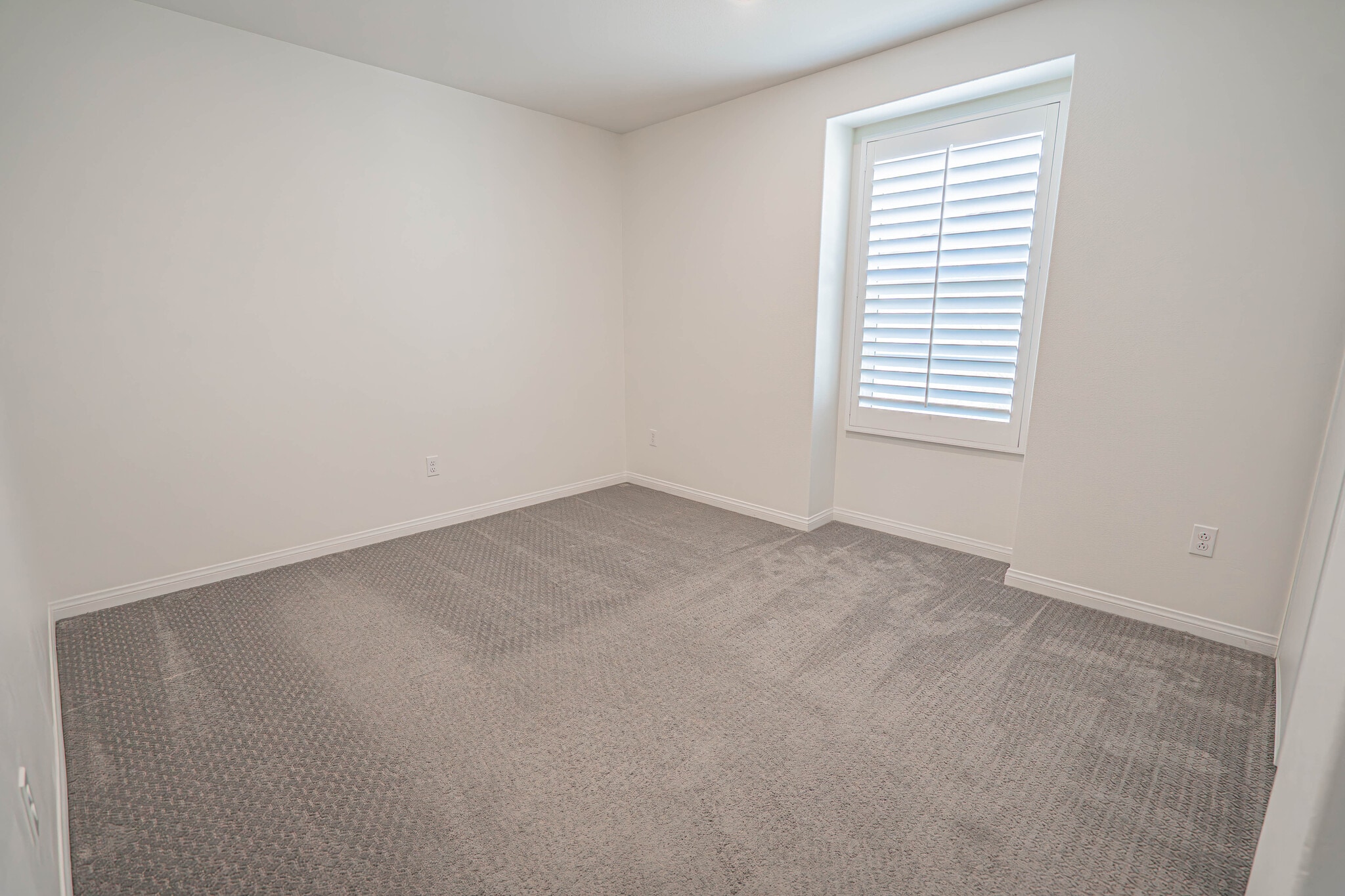 Building Photo - 17047 Zion Dr