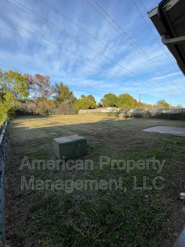 Building Photo - 11841 E 36th St