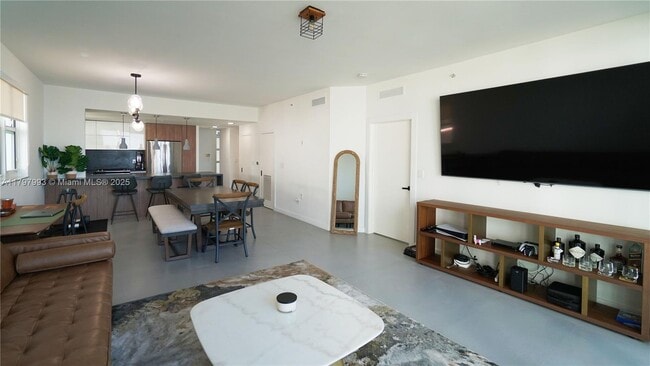Building Photo - 7918 Harbor Island Dr