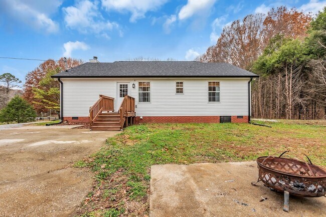 Building Photo - 2475 Rock Springs Cemetery Rd