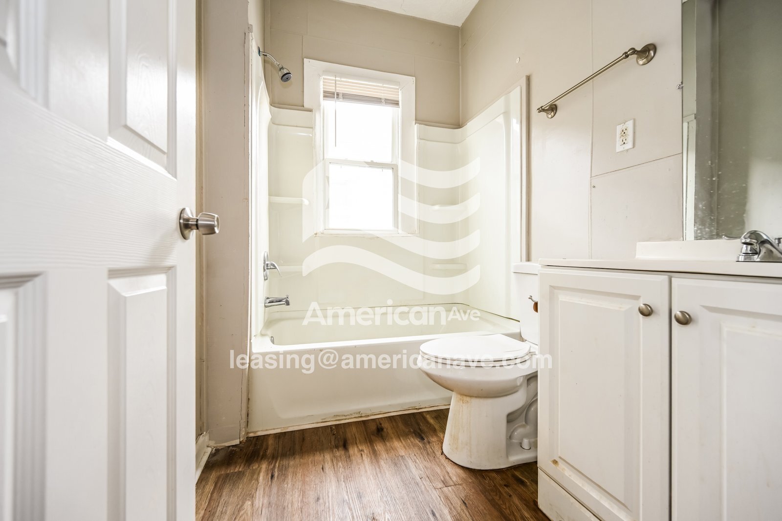 Building Photo - 321 S 43rd St