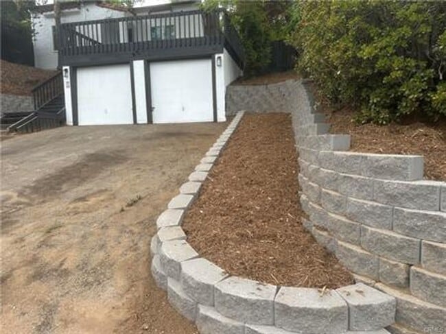 Building Photo - 3bed/1bath We work all types of credit.