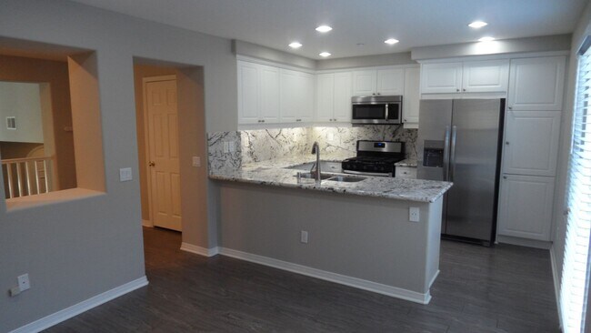 Building Photo - 33 Bonsall