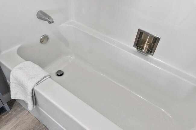 Building Photo - 95 Broadway