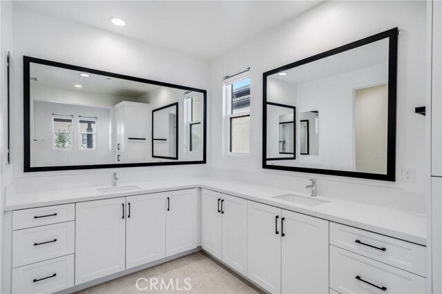 Building Photo - 106 Draw