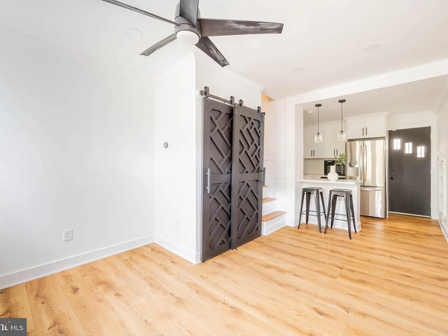 Building Photo - Stunning 2 bed, three story trinity with a two outdoor spaces